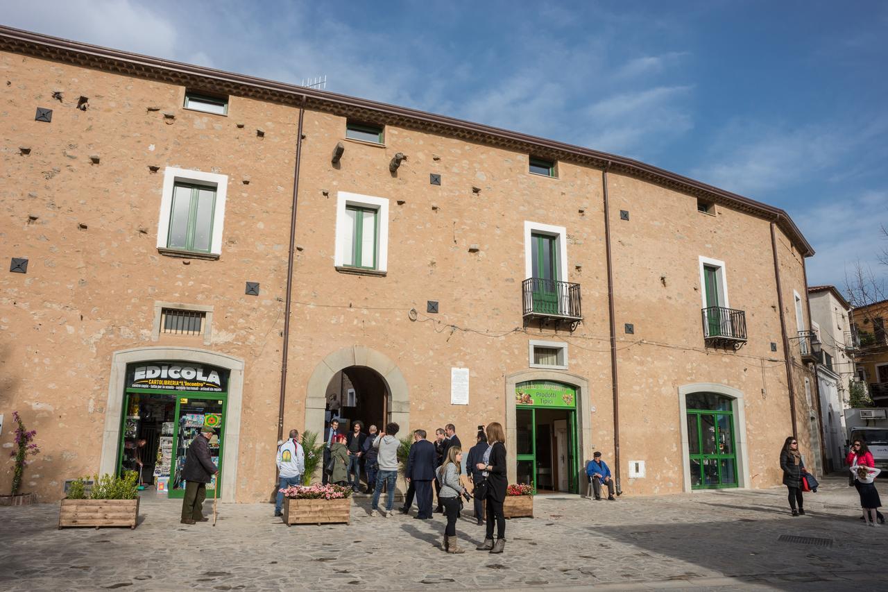 Residenza Palazzo Di Lorenzo Ceraso Luaran gambar