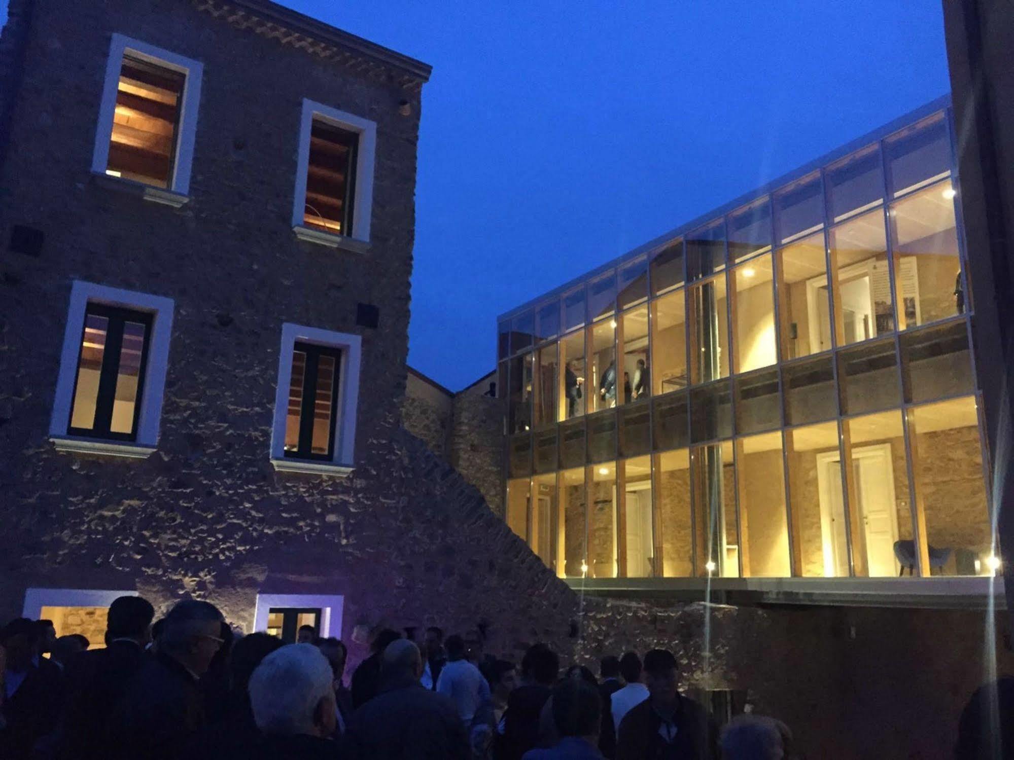 Residenza Palazzo Di Lorenzo Ceraso Luaran gambar